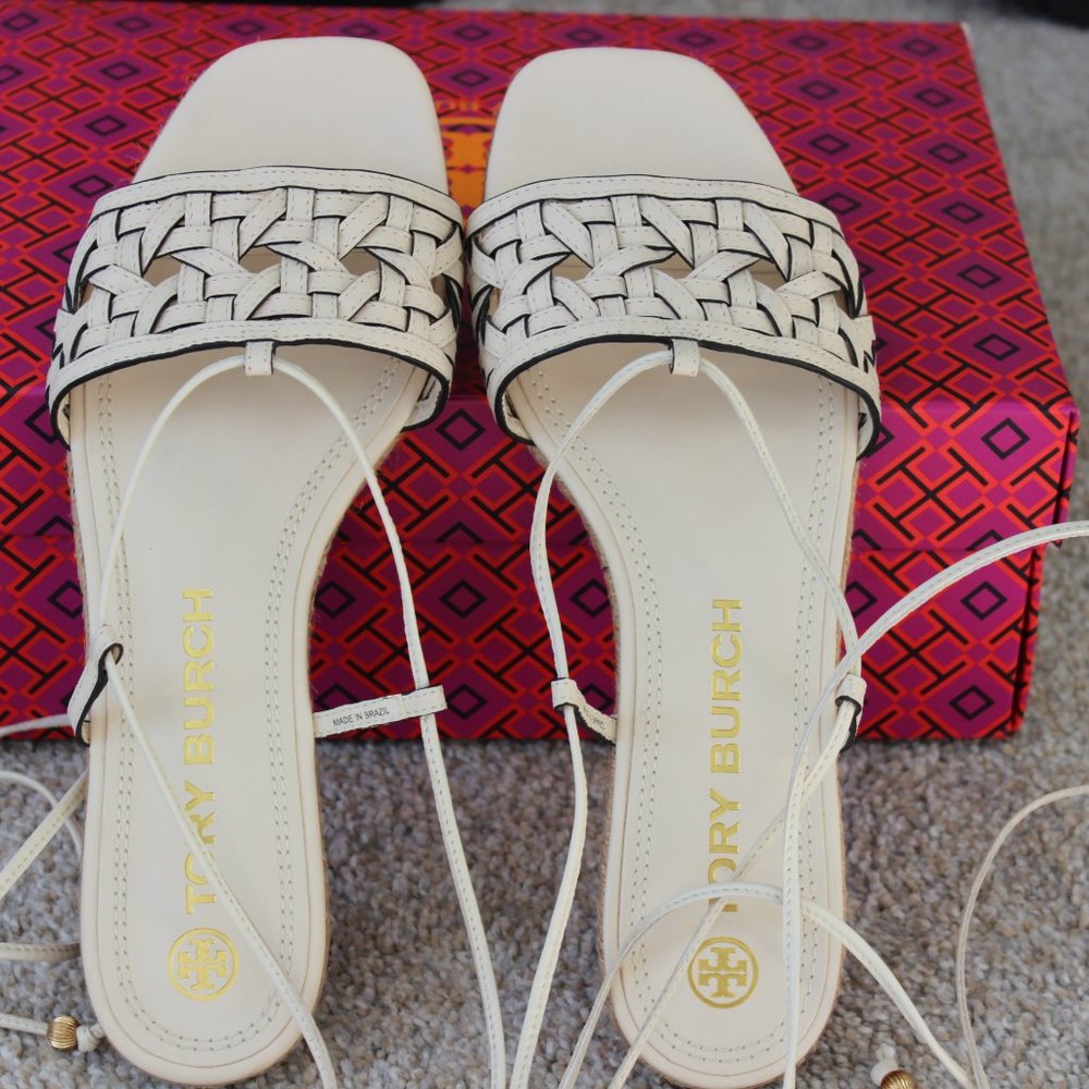 Tory Burch BasketWeave Es[Adrille Flat Sandals Gem
